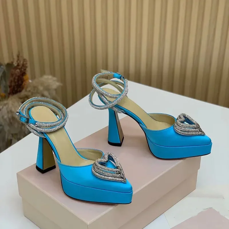 Platform Crystal Love Decorati - Metallic Heel Sandal ulasan dan harga