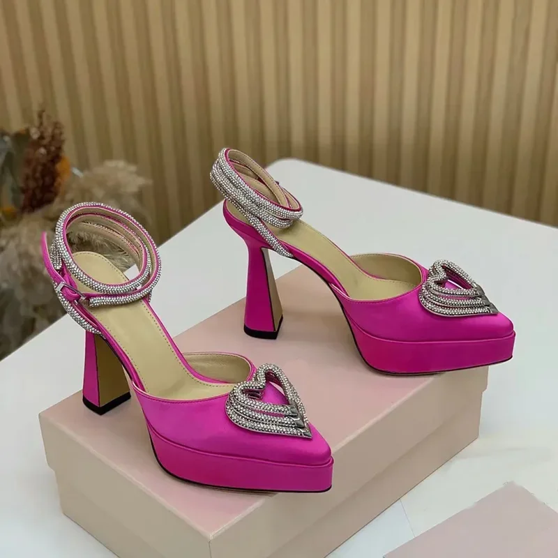 Platform Crystal Love Decorati - Metallic Heel Sandal ulasan dan harga